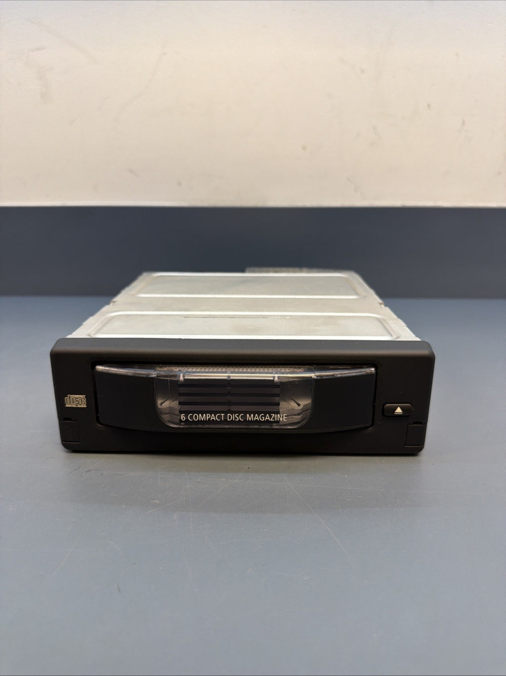 Changer BMW E60 E61 E63 E64 LCI CD Changer Disk Changer 6 CD Alpine 9131850 *
