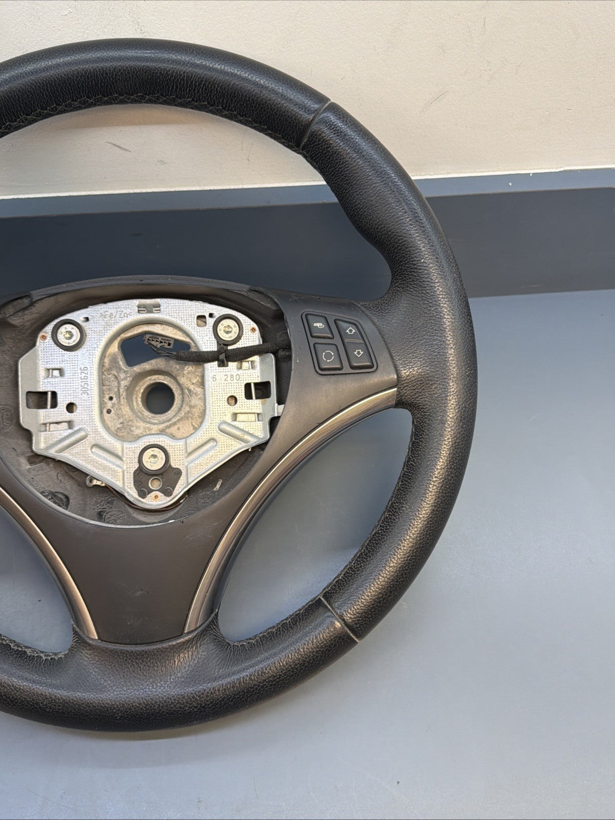 07-11 OEM BMW E82 E90 E92 E93 X1 328 335 Sport Leather Steering Wheel 6772147