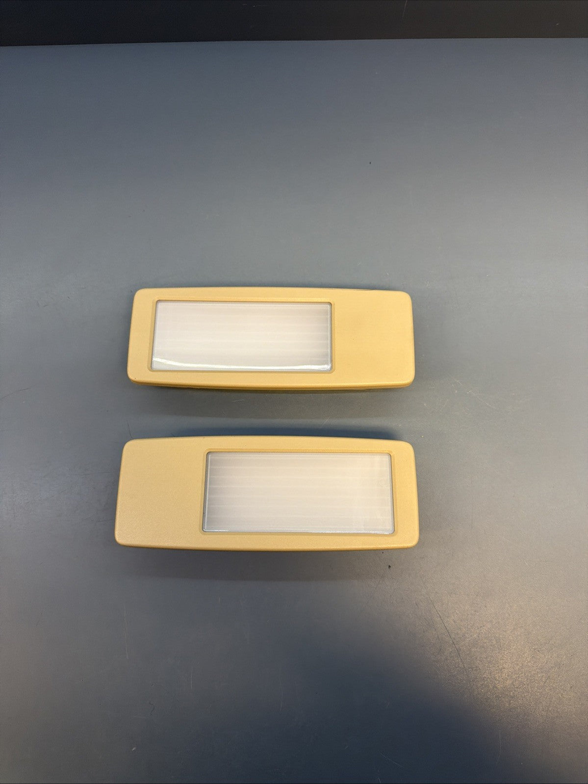2015 BMW X1 (E84) REAR LEFT & RIGHT ROOF DOME LIGHT SET 2 (BEIGE) 9215602
