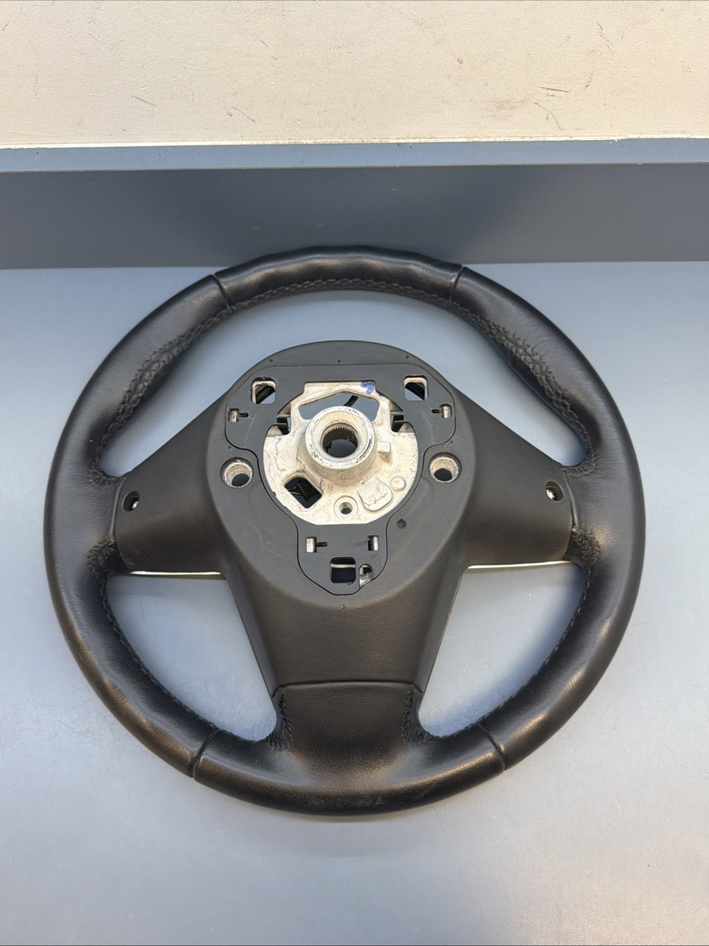 16-2022 BMW X1 F48 X2 F39 SPORT STEERING WHEEL W/ SWITCHES BLACK LEATHER 3082512