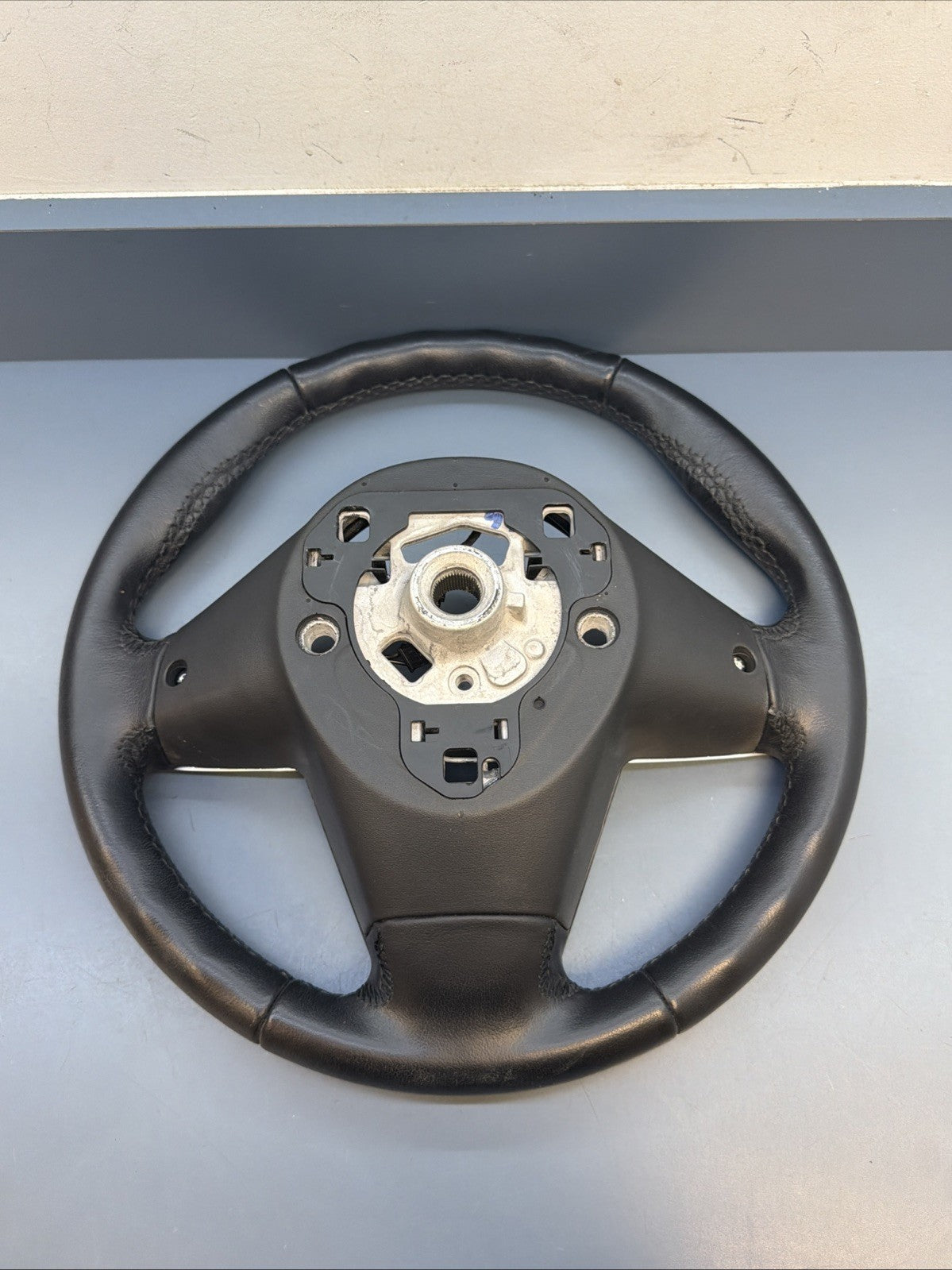 16-2022 BMW X1 F48 X2 F39 SPORT STEERING WHEEL W/ SWITCHES BLACK LEATHER 3082512