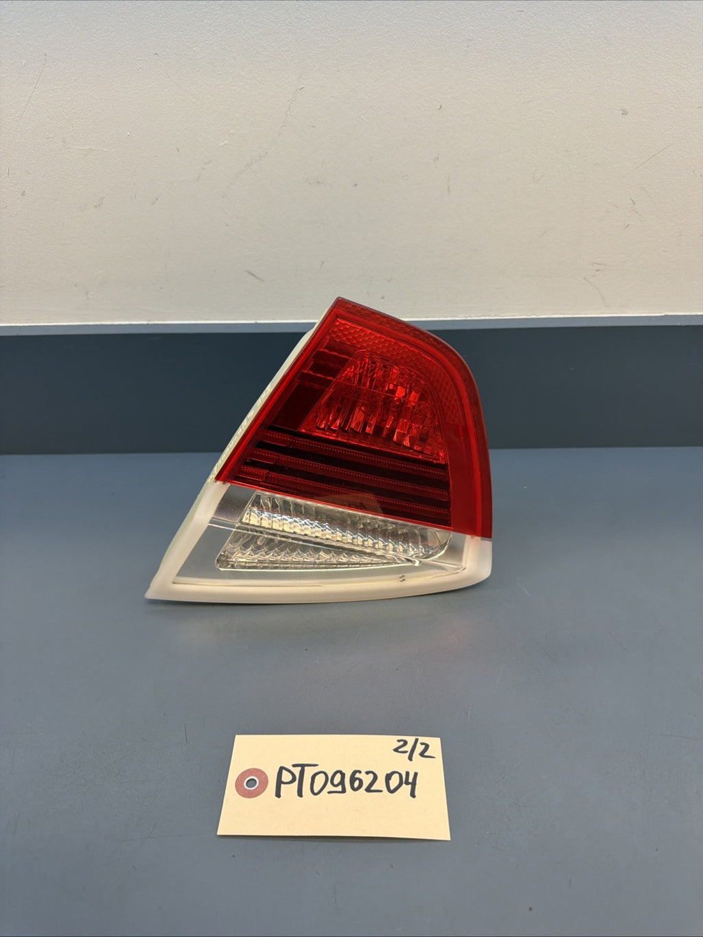 06-08 BMW E90 325i Rear Right Side Inner Tail Light Saloon 6937460 OEM PRE LCI