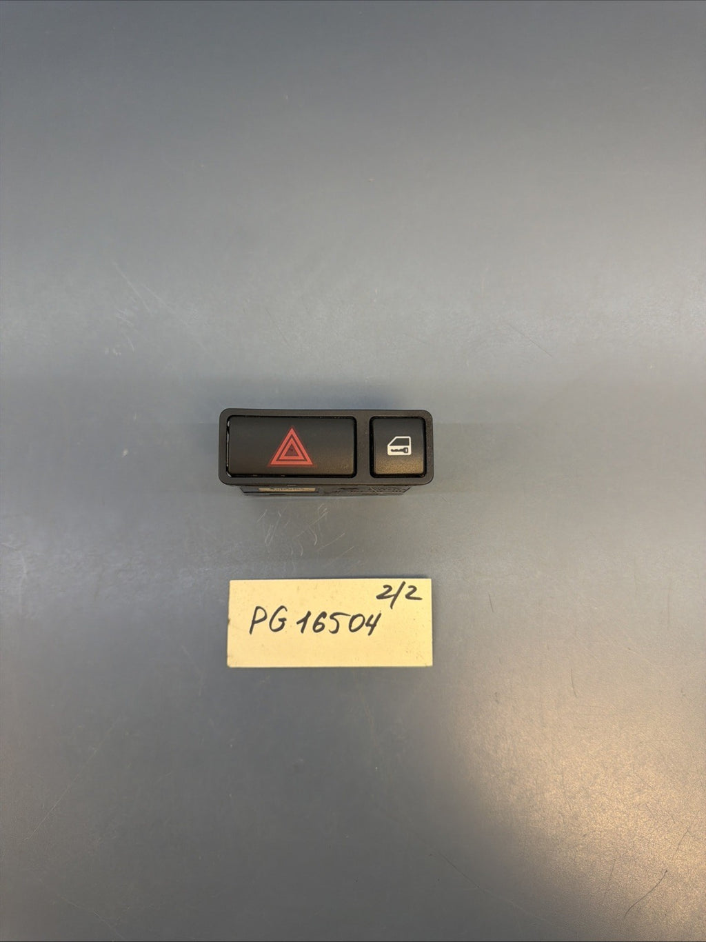 2000-2006 BMW E53 X5 E46 3 Series Hazard Locking Switch OEM 8368920