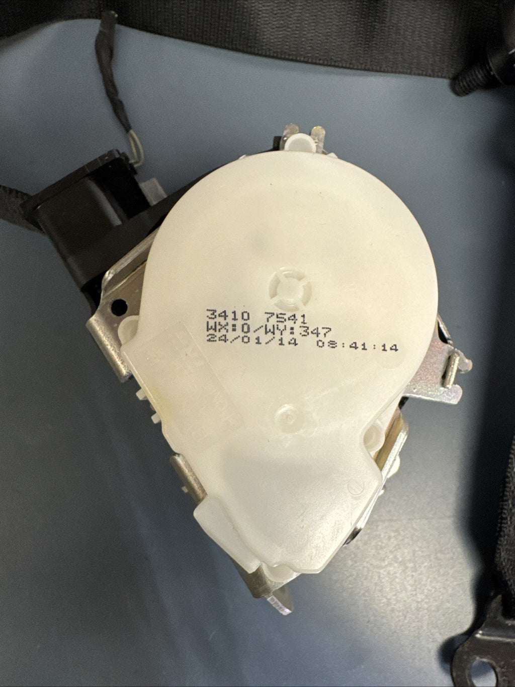 2012 - 2018 BMW F30 320i 328i 335i Seatbelt Retractor Passenger Front Right OEM