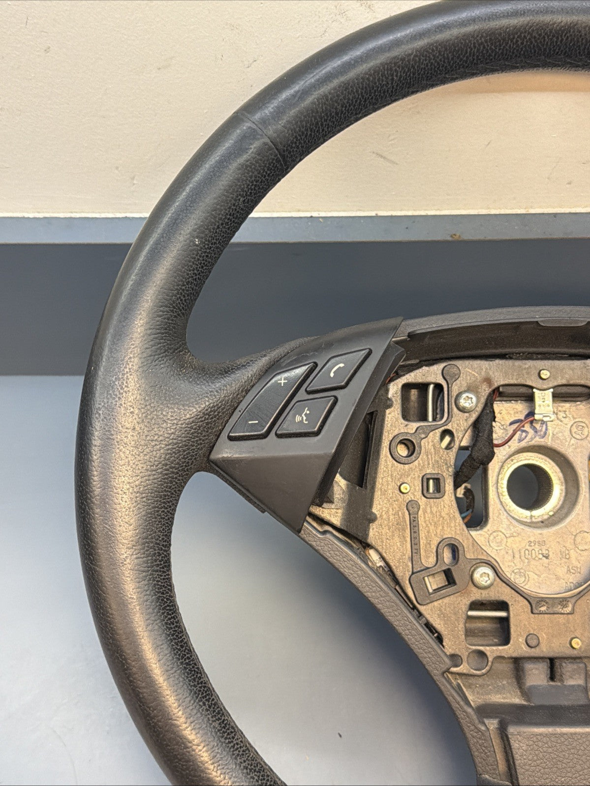 06-10 BMW E60 535i 528i 545i 550i Steering Wheel Non-Sport W/ Controls 3385E6030