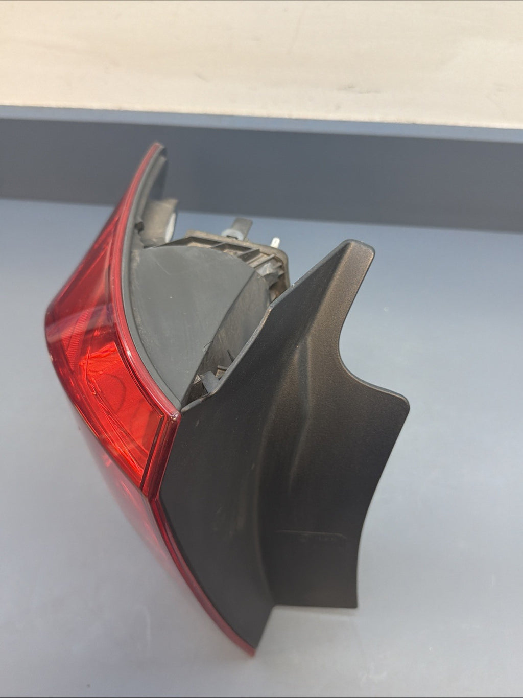 OEM 2012-2015 BMW X1 LH REAR LEFT DRIVERS TAIL LIGHT ASSEMBLY 2990111