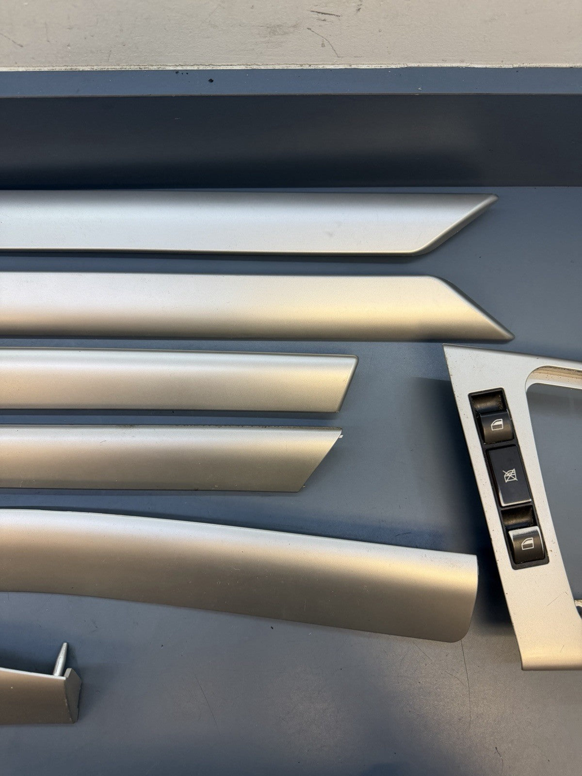 99-05 BMW E46 3-Series 4-Door Interior Trim Finisher Set Silver Chrome 8211465