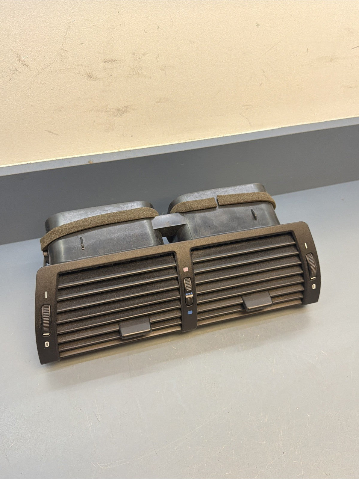 00-06 BMW X5 CENTER DASH AIR VENT DUCT A/C HEATER BLACK 8402221 OEM