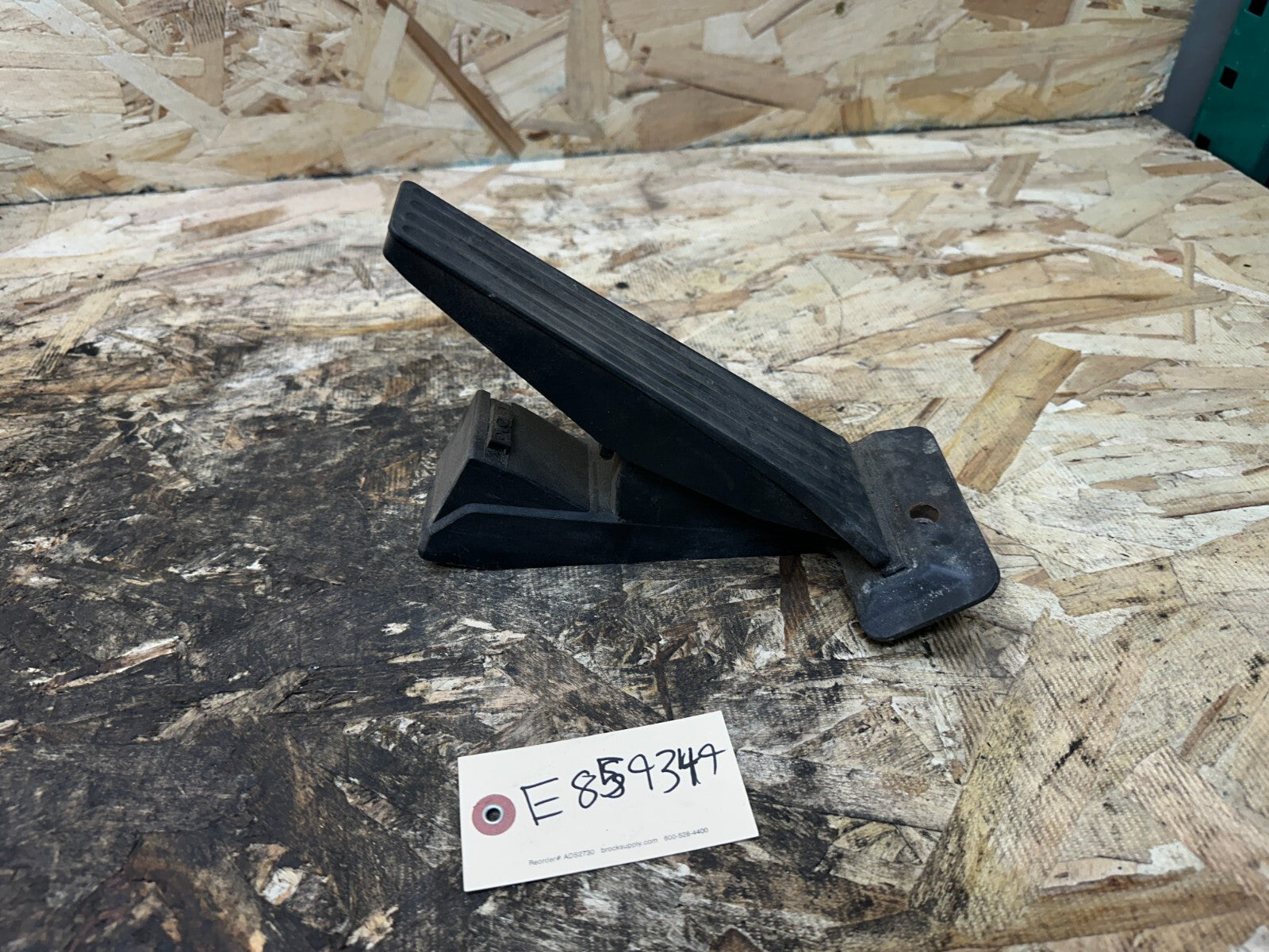 BMW 2006-2013 E90 ACCLERATOR GAS THROTTLE PEDAL OEM 6858574