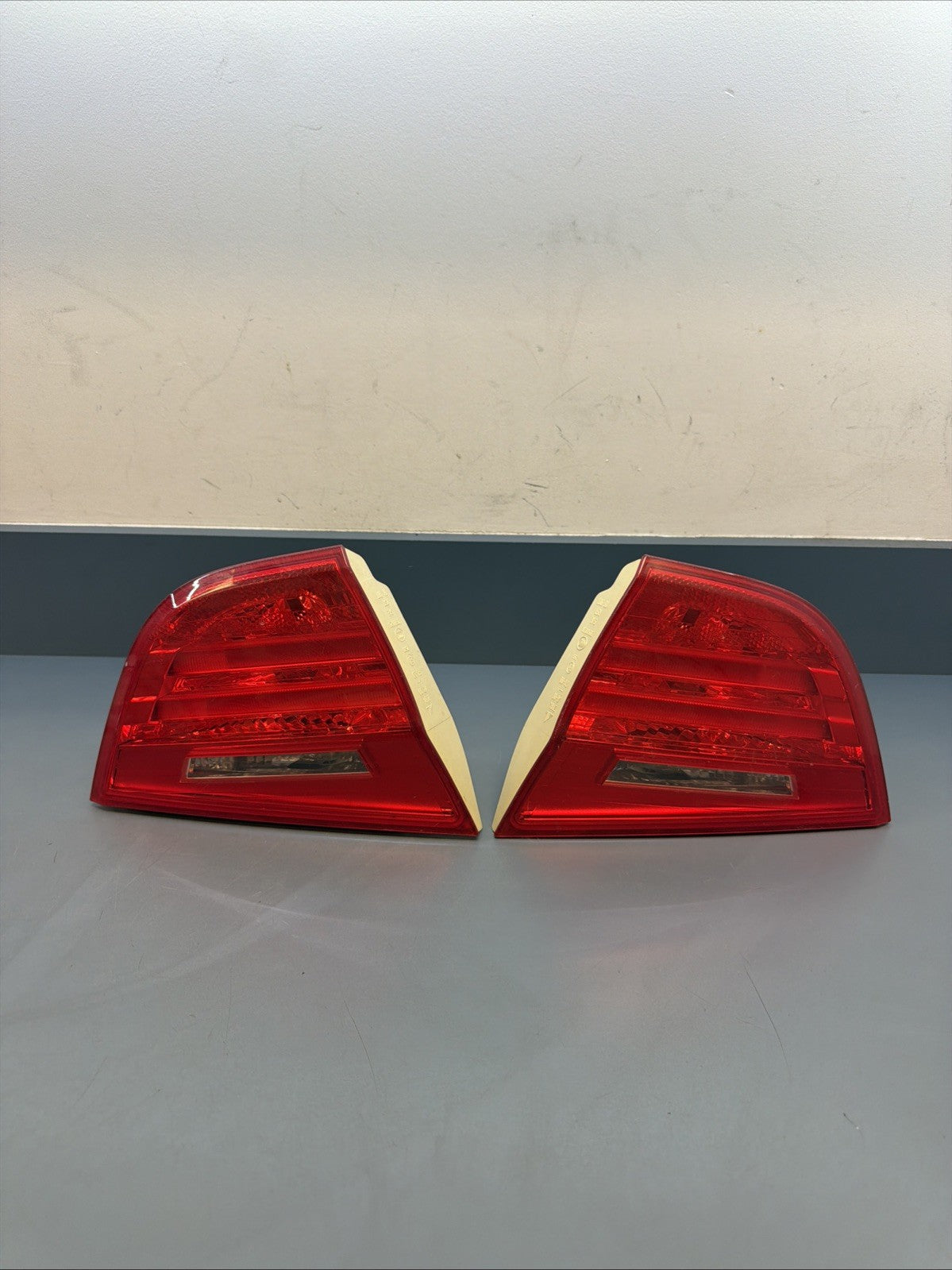 09-11 BMW E90 M3 335 328 Left And Right Inner Trunk Tail Light  7289427 7289428