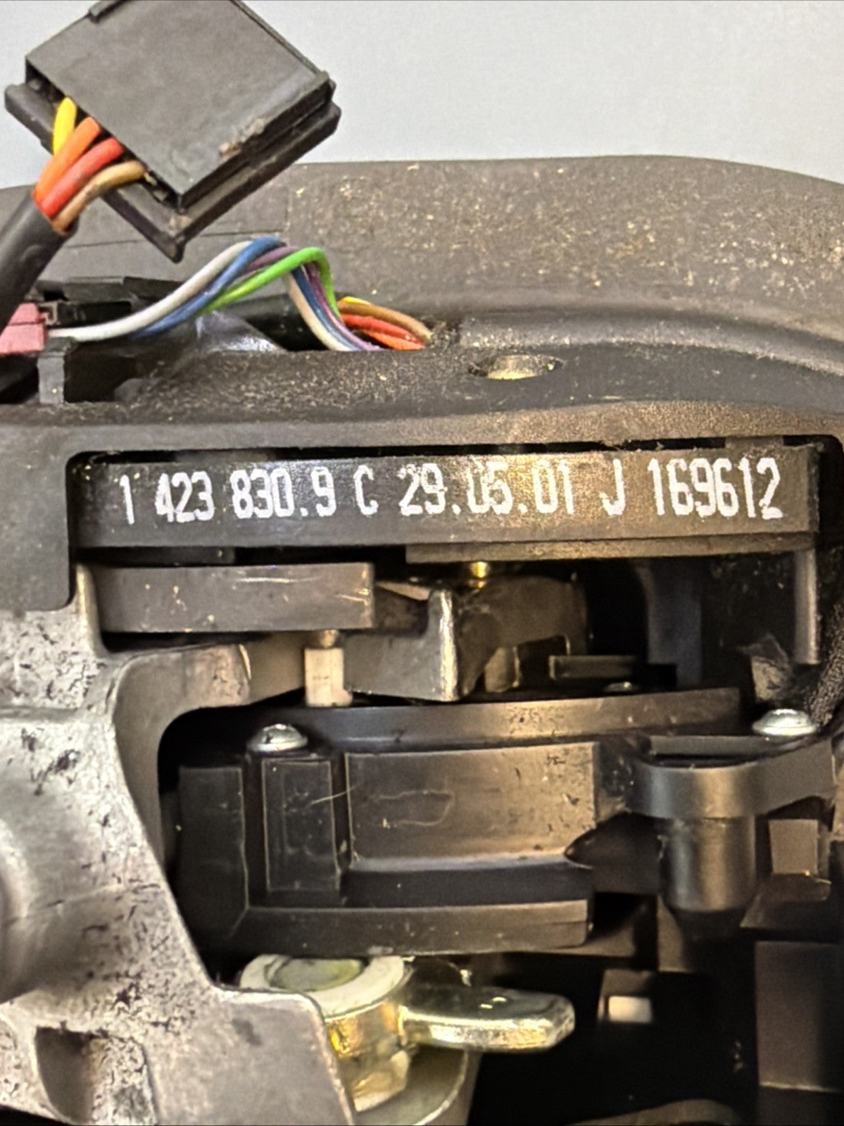 BMW E46 325 330 AUTOMATIC TRANSMISSION GEAR SHIFTER 1423830 OEM