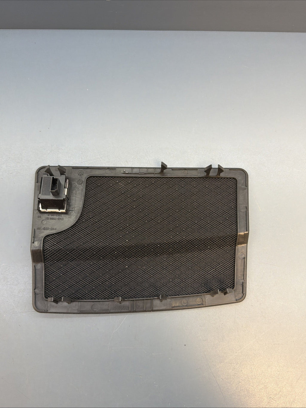 04 05 06 07 BMW E60 530i Speaker Cover Grille Dash Center Black 7034131