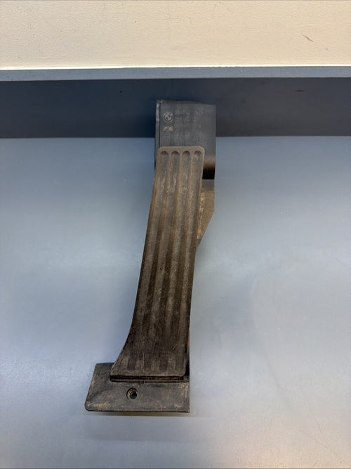 04-08 BMW E60 E63 E64 E65 E70 E84 E90 GAS FUEL ACCELERATOR FLOOR PEDAL 6772645