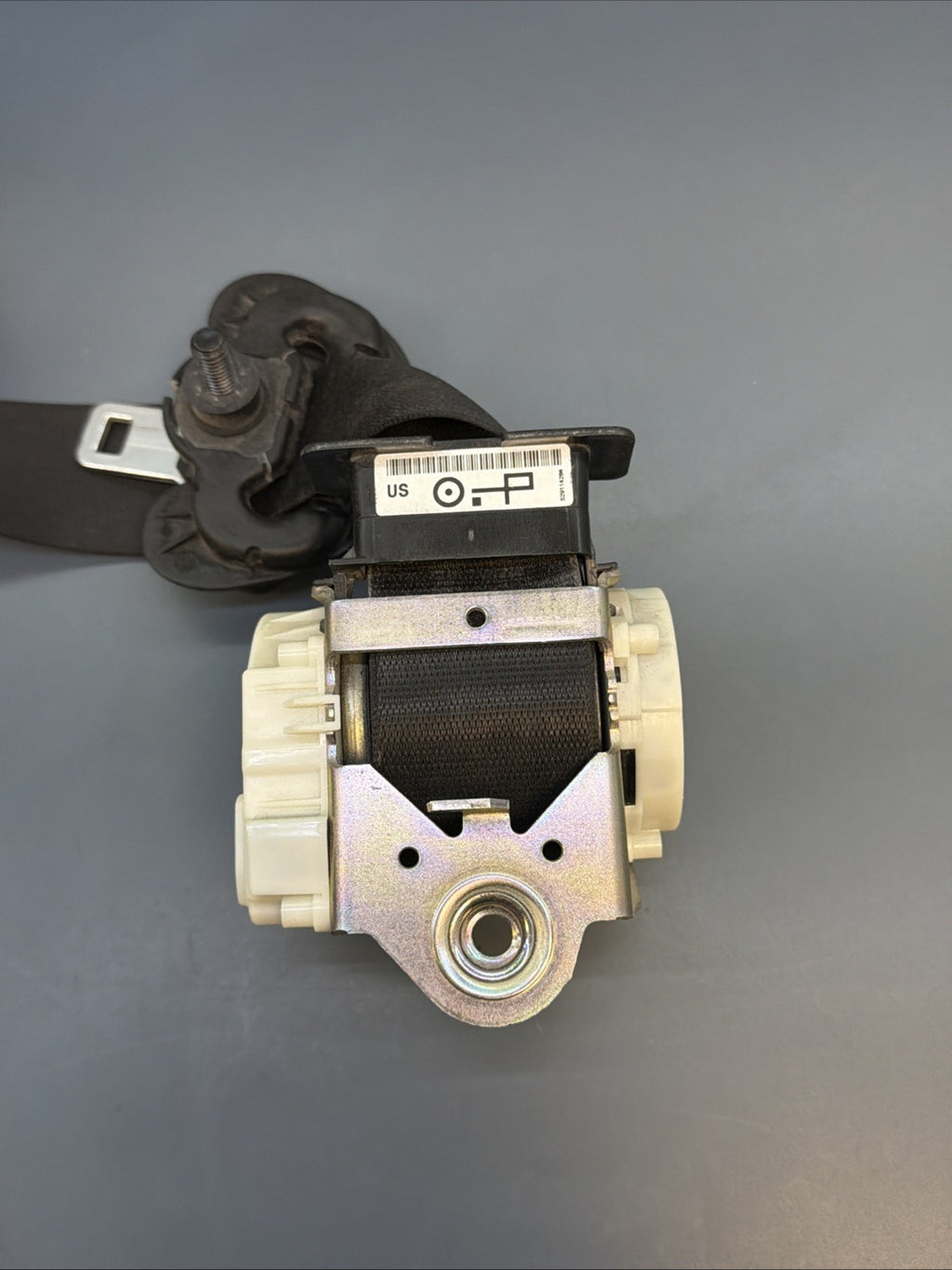 08-13 BMW E90 E92 E93 OEM Coupe Front Right PASSANGER Seat Belt Black 34016740