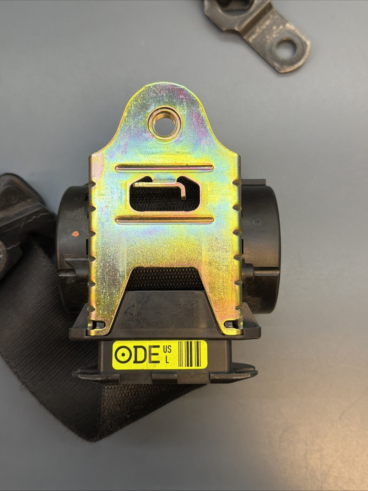 2001-2005 BMW 325I 325XI FRONT LEFT DRIVER SEAT BELT RETRACTOR 7009857 OEM