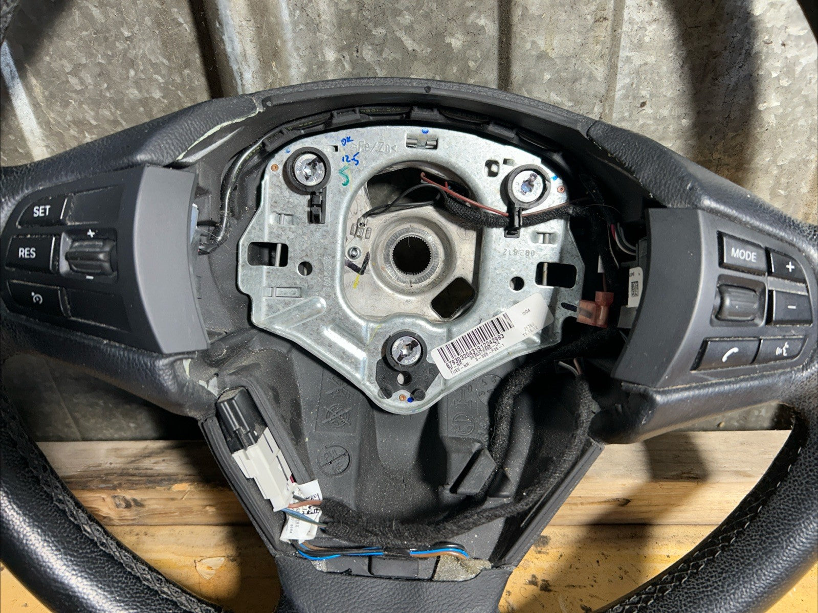 BMW 2011-2017 F25 X3 BLACK LETHER STEERING WHEEL+SWITCHES OEM 2406058
