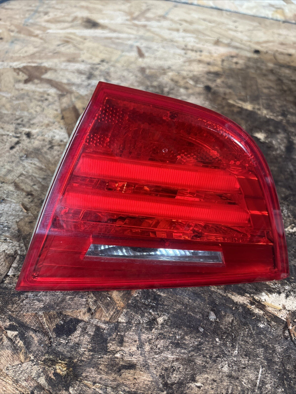 V09-13 BMW E90 328xi 335d Rear Right Inner Tail Light Lamp 7154156 OEM
