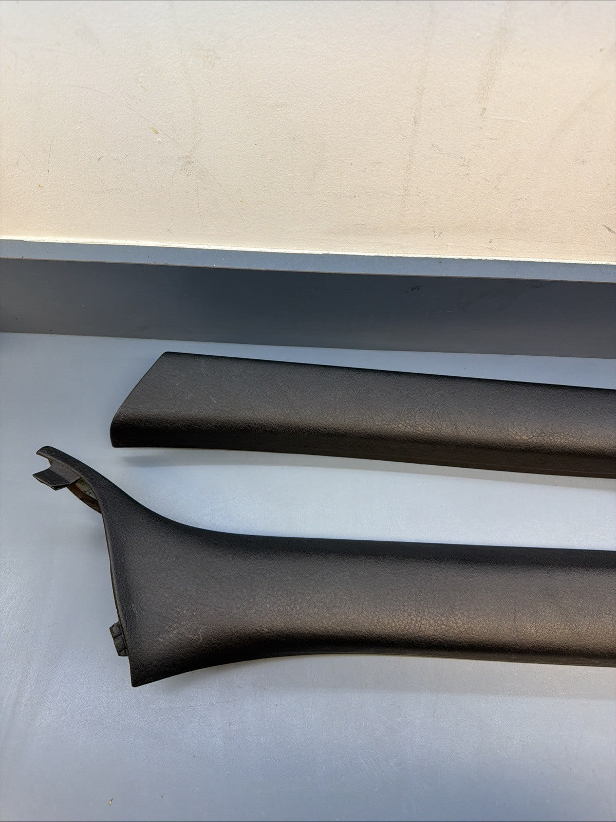 01-06 BMW E46 330c CONVERTIBLE SET 2 FRONT A PILLAR TRIM PANEL BLACK OEM 8223171