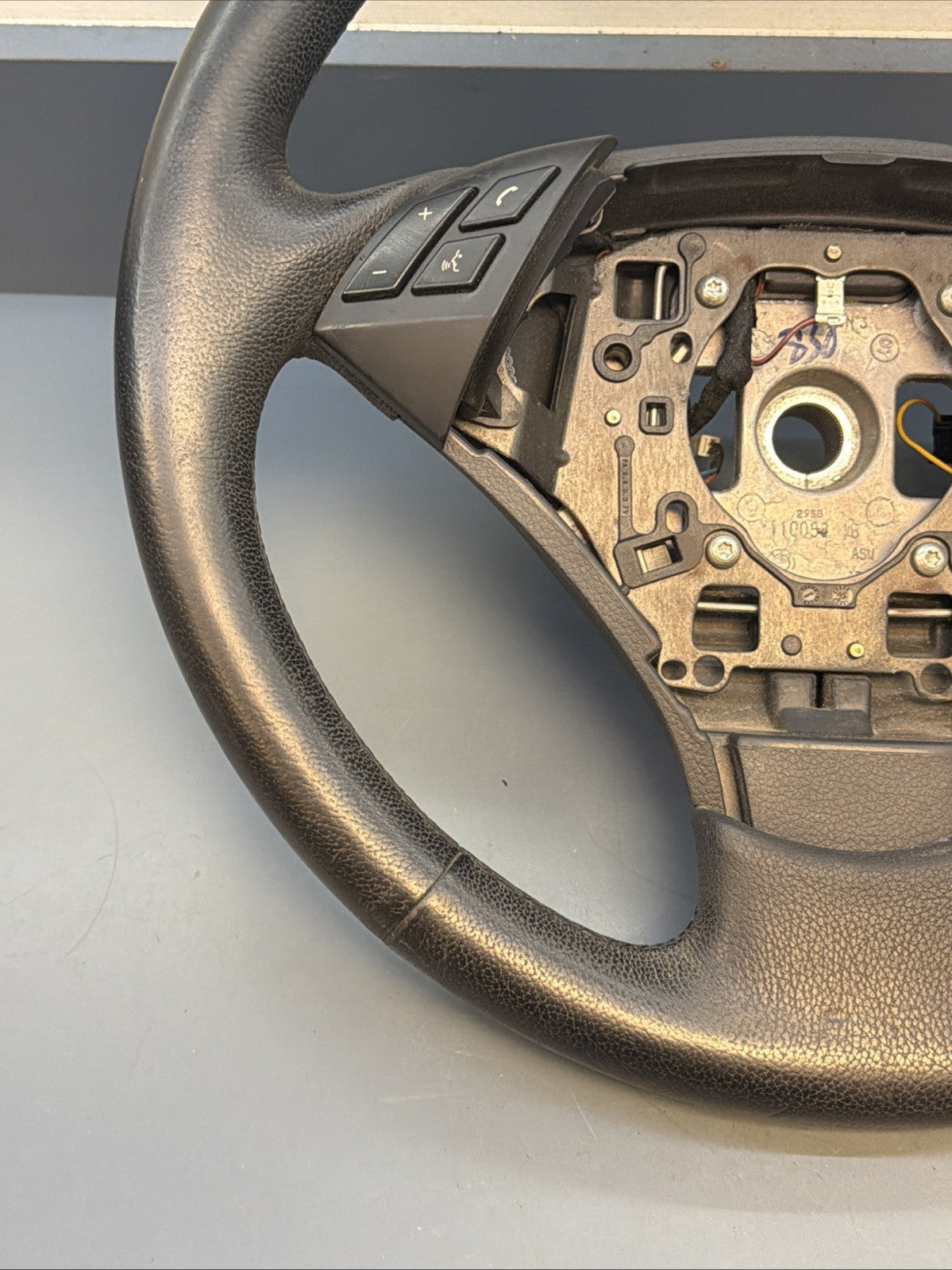 06-10 BMW E60 535i 528i 545i 550i Steering Wheel Non-Sport W/ Controls 3385E6030