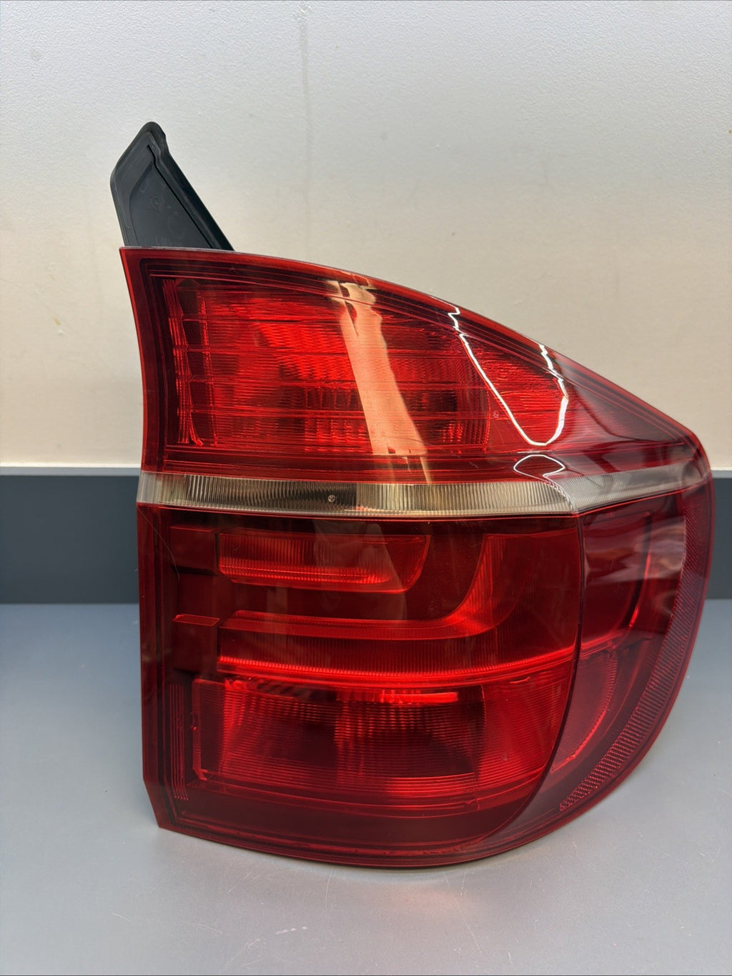 07-13 BMW E70 X5 Right Passenger Side Outer Quarter Taillight Lamp 7227792 OEM