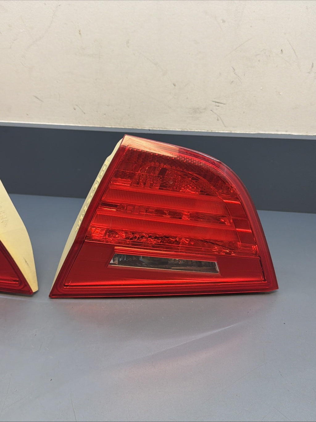 09-11 BMW E90 M3 335 328 Left And Right Inner Trunk Tail Light 7289427 7289428