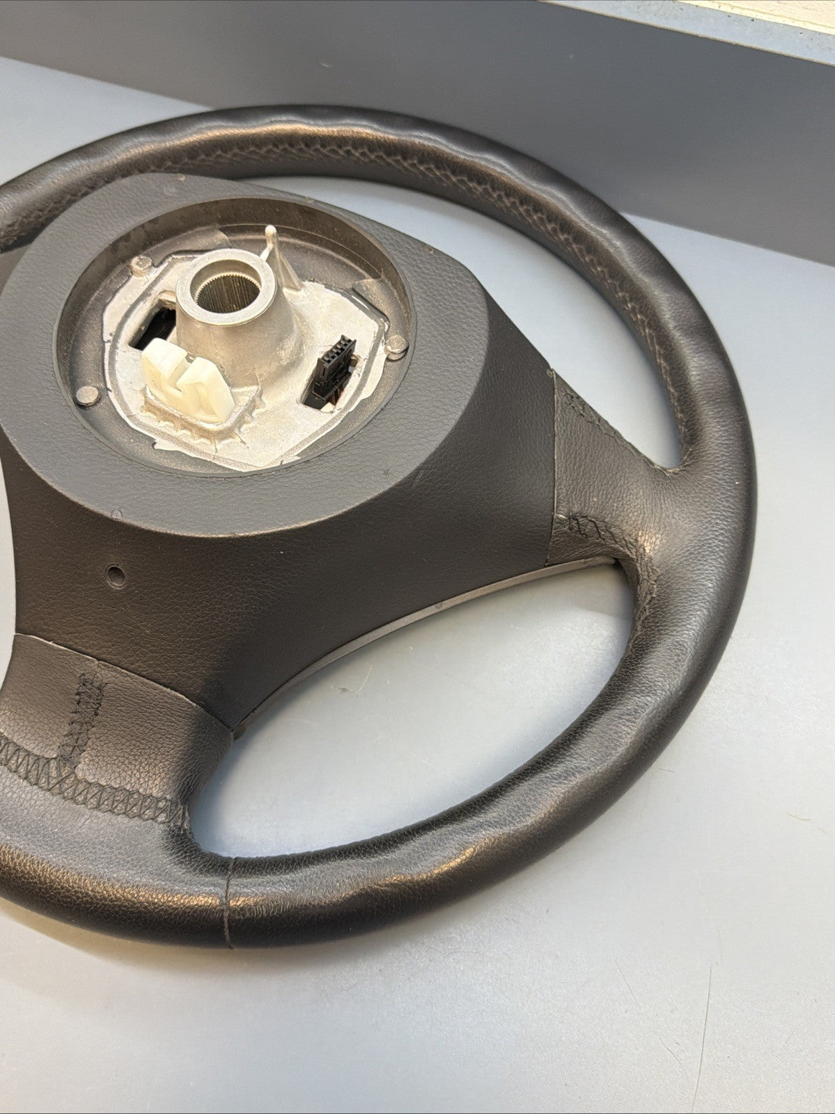 2004-2007 BMW 530I STEERING WHEEL W/ CRUISE CONTROL SWITCH 6938773