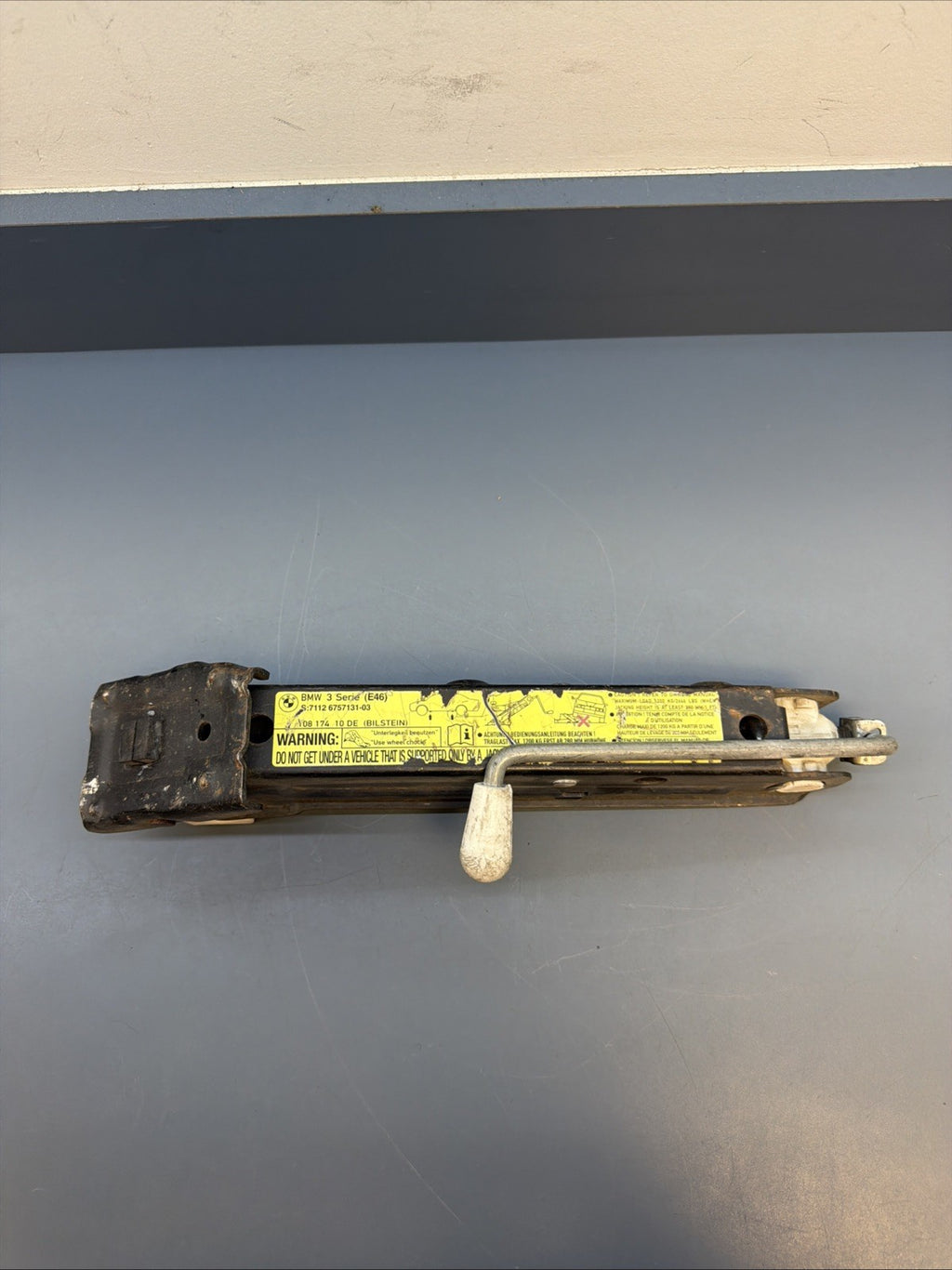 BMW E46 Trunk Jack Lifting Tool 6757131 OEM 99-06 323 325 328 330 M3