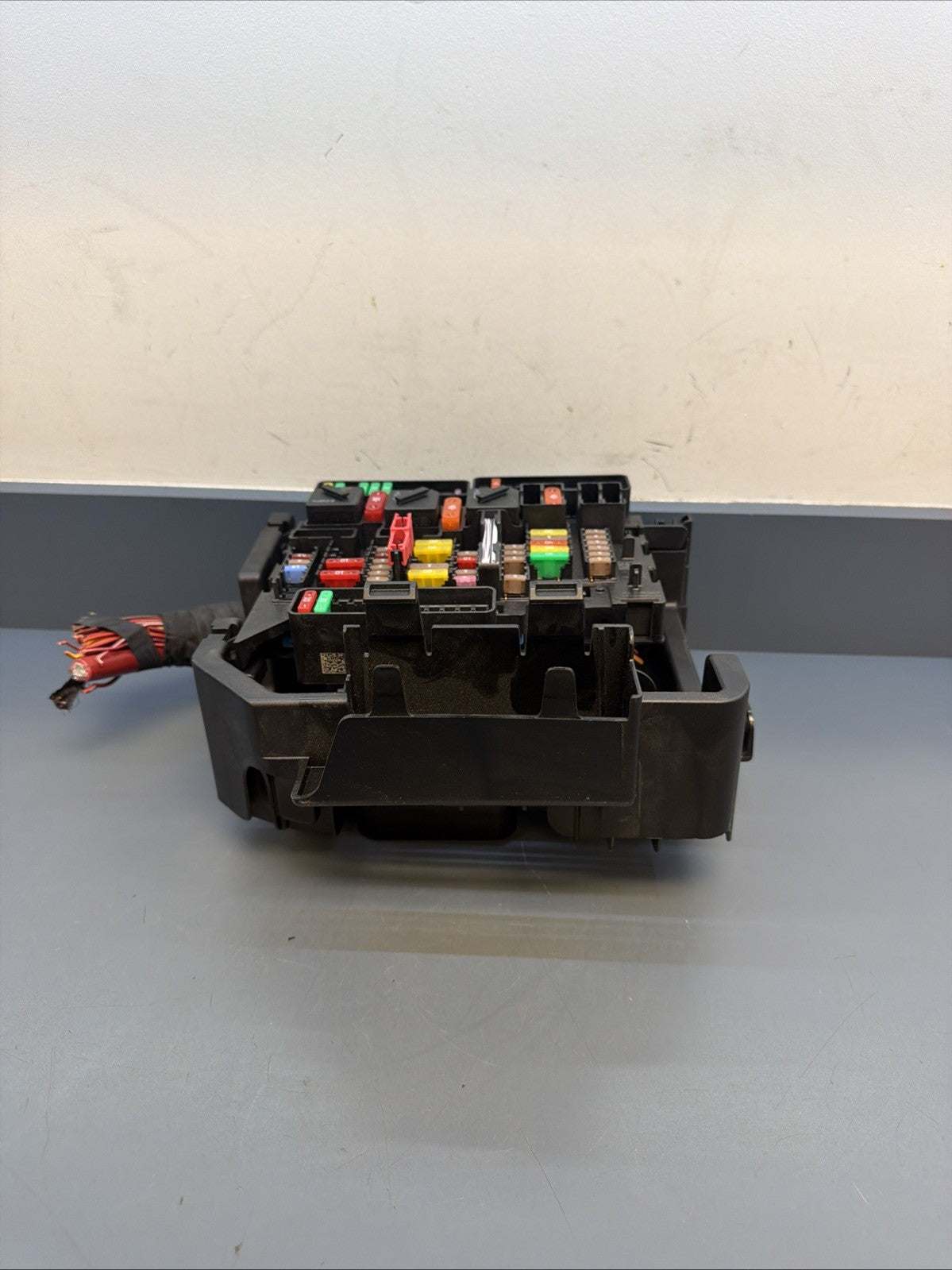 BMW F39 F44 F48 2 Series X1 X2 Power Distribution Junction Fuse Box 9270356
