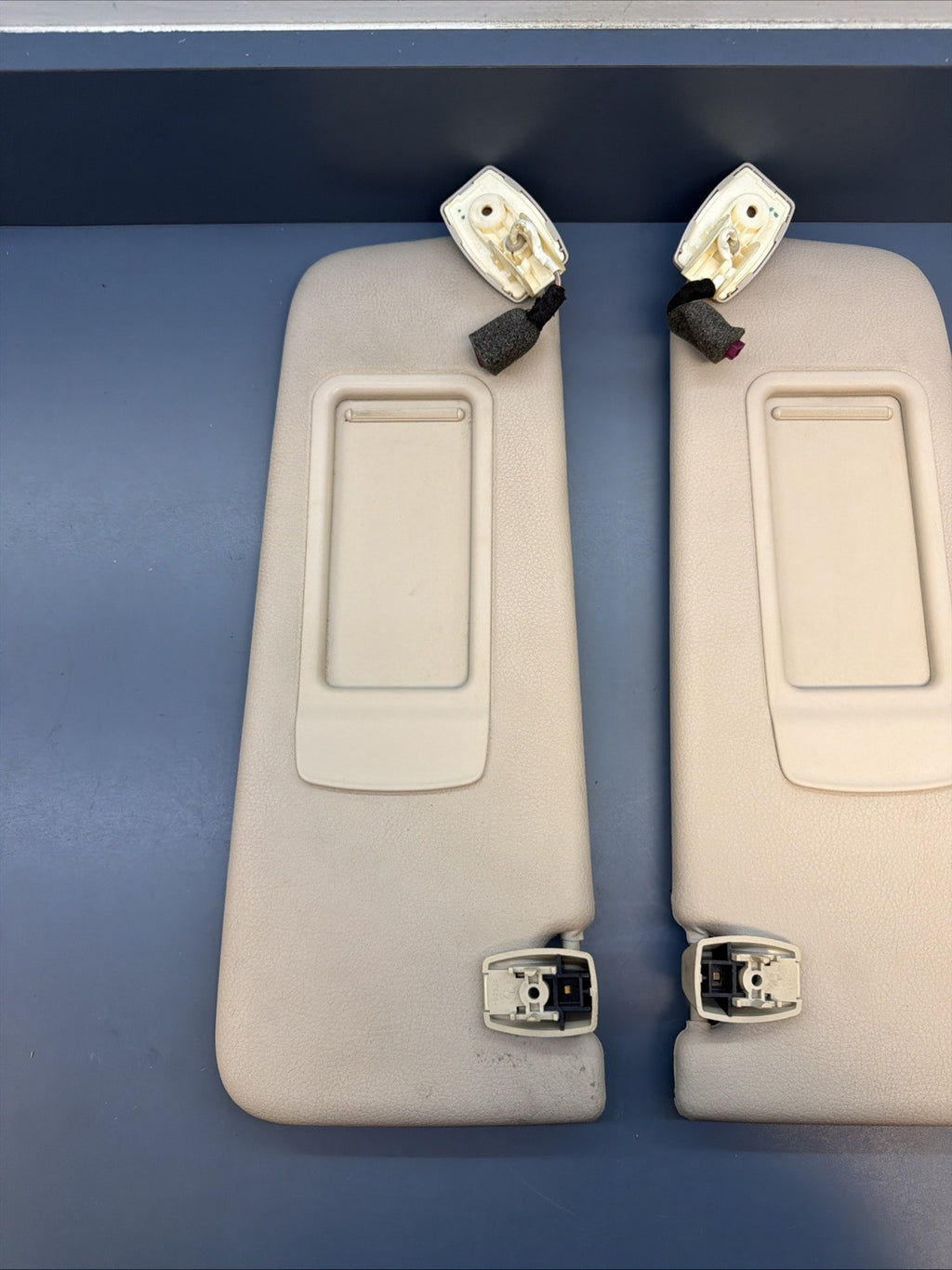 BMW F10 5 SERIES SUN VISOR MIRROR LEFT RIGHT PAIR OEM 6905983 BEIGE