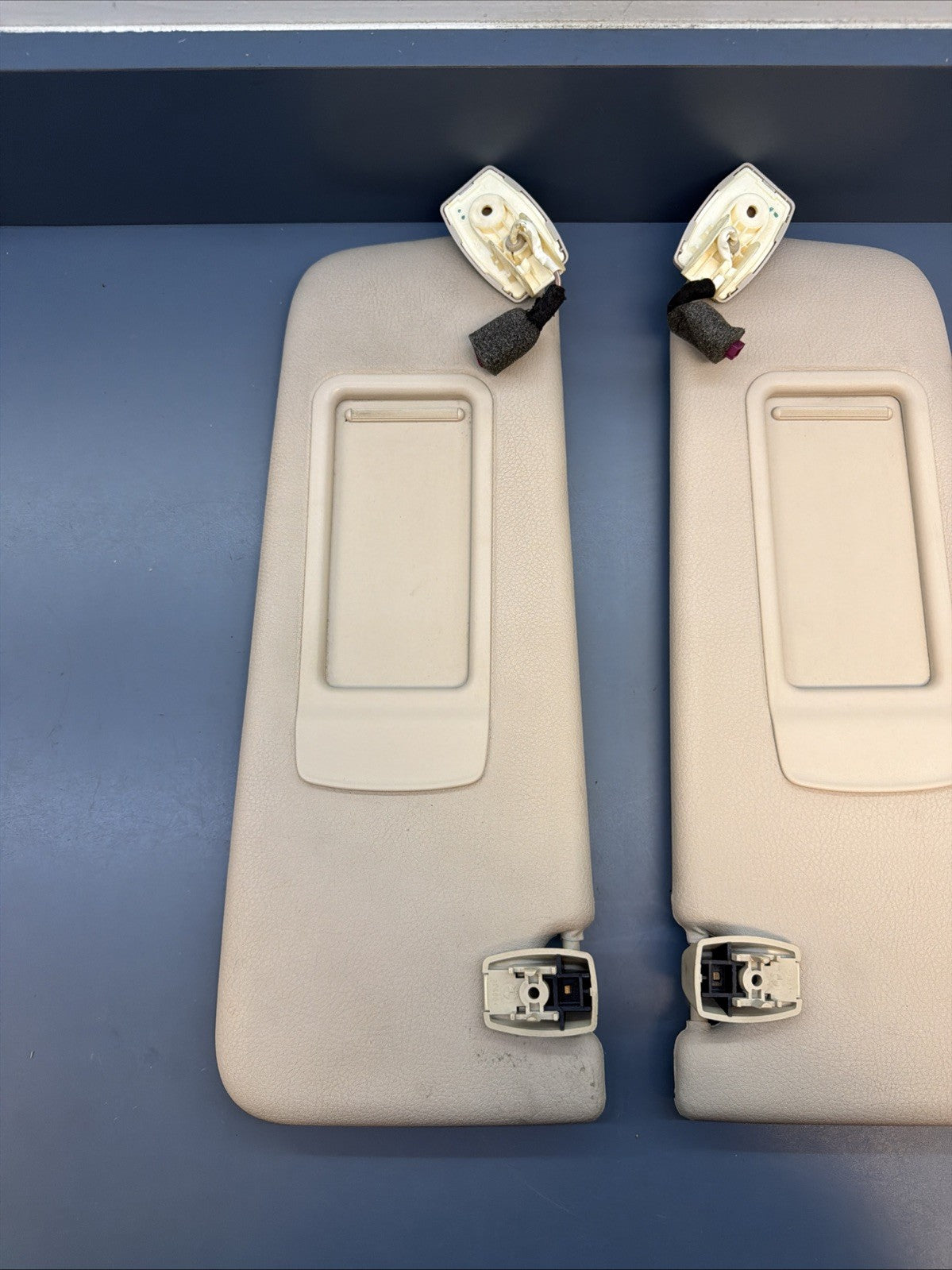 BMW F10 5 SERIES SUN VISOR MIRROR LEFT RIGHT PAIR OEM 6905983 BEIGE