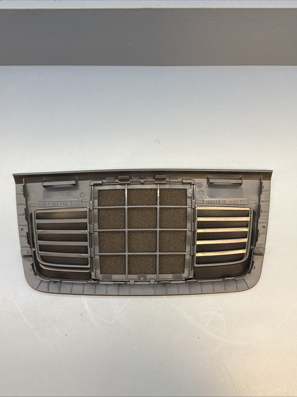 06-13 BMW 325i 328i 335i E90 E92 Center Dash Speaker Grill SINGLE HUMP 7123749