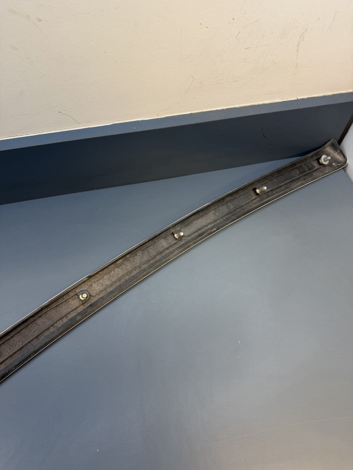 07-2013 BMW E92 E93 Front Right Passenger Side Aluminum Door Strip Trim 6958232