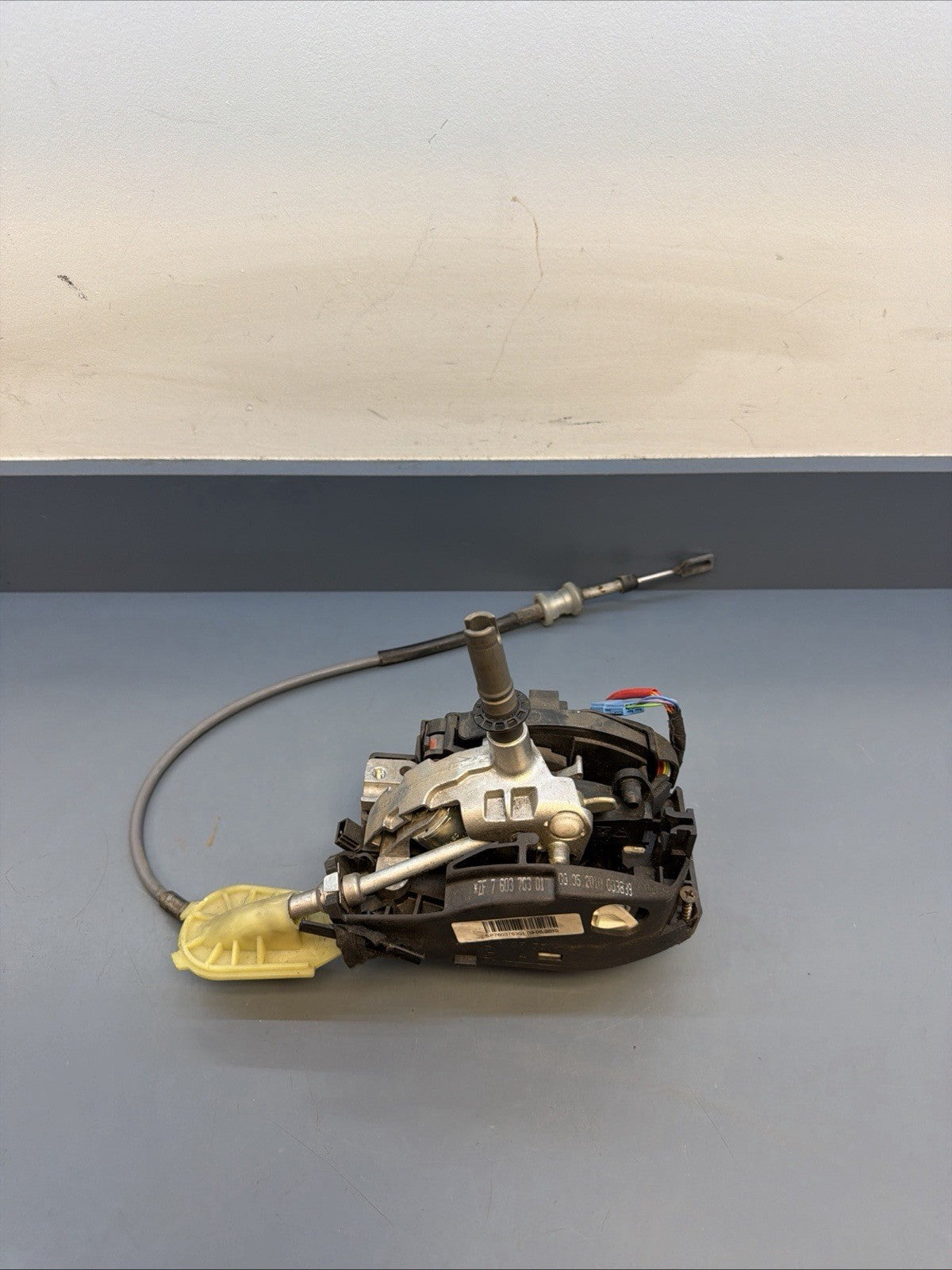 BMW 2006-2013 E90 E92 AUTOMATIC TRANSMISSION GEAR SELECTOR/SHIFTER OEM 7603763