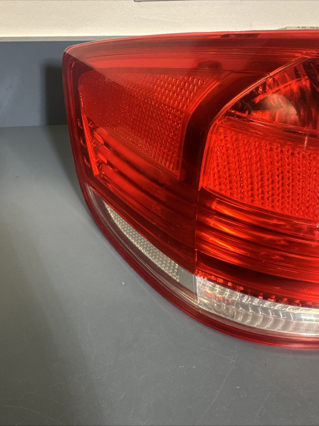07-10 BMW E92 328i 335i M3 Coupe Rear Left Driver Outer Tail Light 7174403 OEM