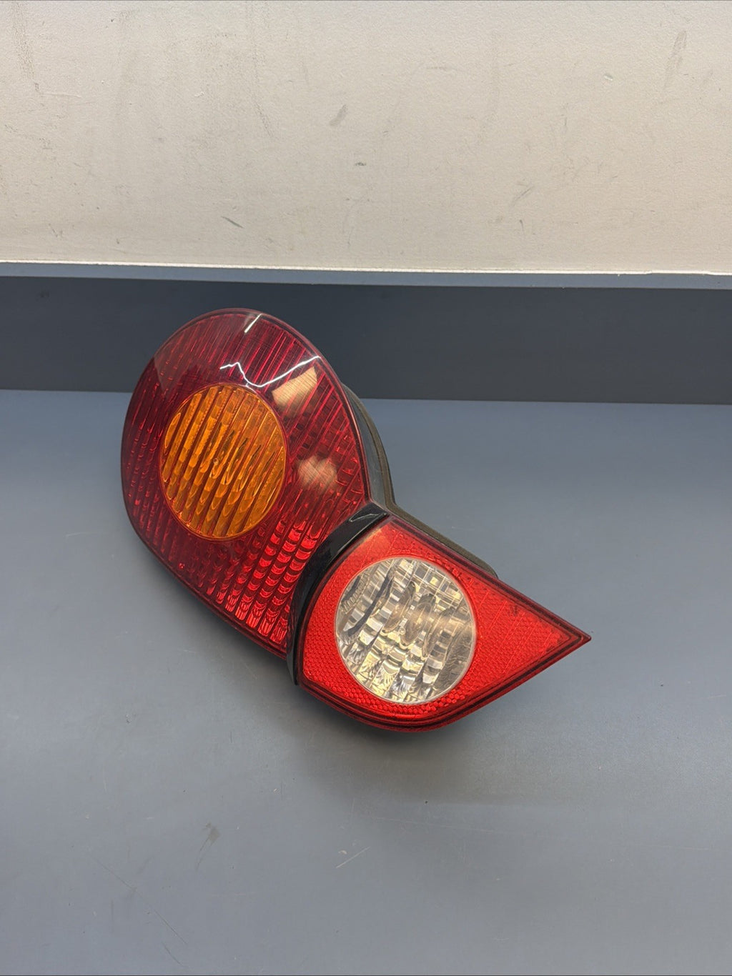 03-05 BMW E85 Z4 Roadstar Taillight Tail Light Lamp Passenger Right RH 7165722