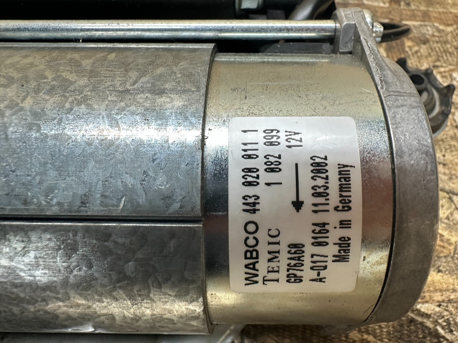 BMW 99-06 E53 X5 AIR SUSPENSION PUMP COMPRESSOR OEM 443020011/1082099
