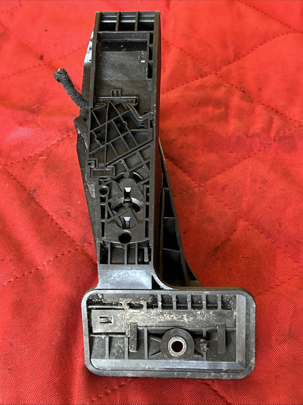 BMW E60 E90 E92 F10 FLOOR GAS ACCELERATOR FOOT PEDAL OEM 6858574
