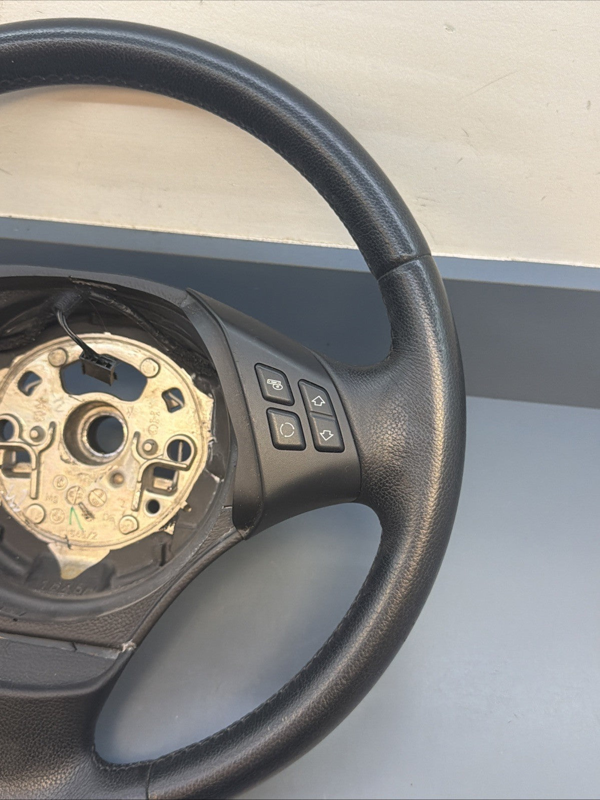 BMW 2006-2012 E90 E9X 3 SERIES BLACK LEATHER STEERING WHEEL OEM 3375E901