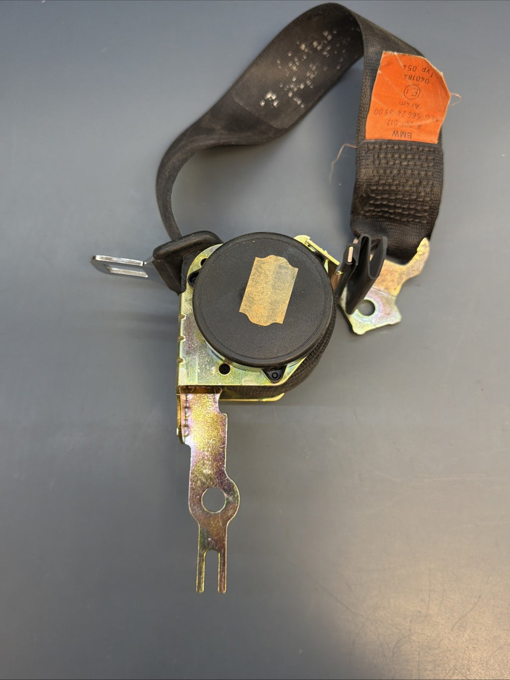 BMW E46 SEDAN Rear Left and Right Seat Belt Retractor Set 8201017