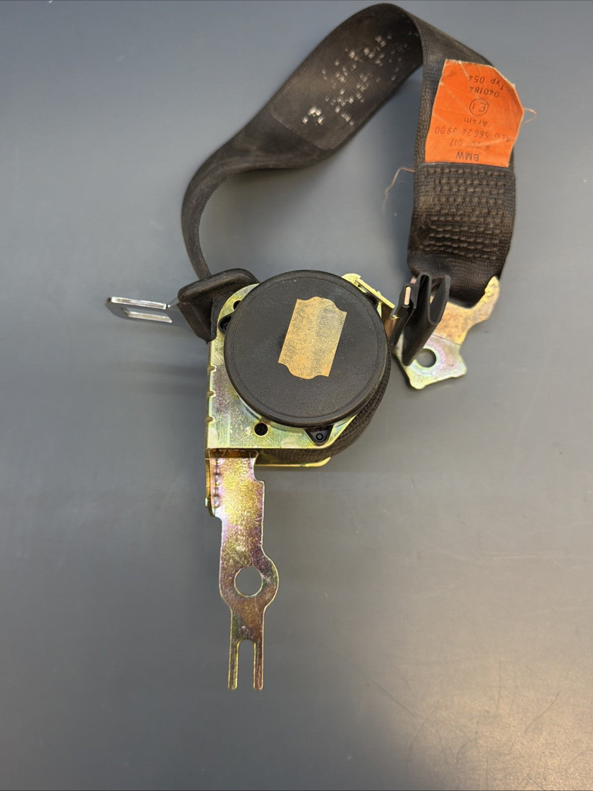 BMW E46 SEDAN Rear Left and Right Seat Belt Retractor Set 8201017