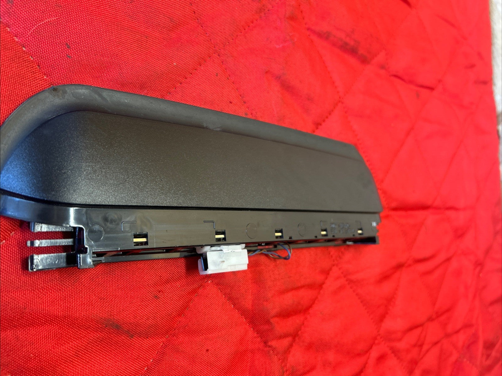 2006-2011 BMW E90 SEDAN 328I 330I 335I M3 THIRD BRAKE STOP LIGHT LAMP 7146059