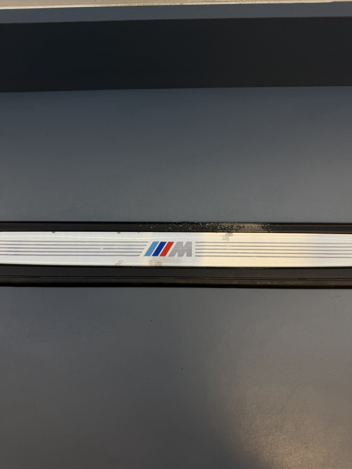 BMW E90 E91 LCI Front Entrance Cover Trim Strip Edition Left Driver 7255929