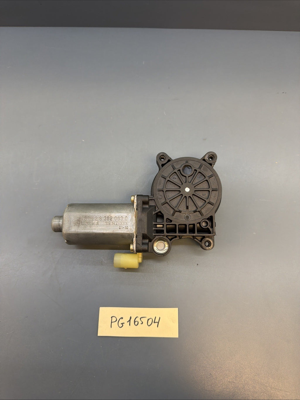 BMW E46/E53/E64/E85 Window Regulator Lifter Bosch 8362063