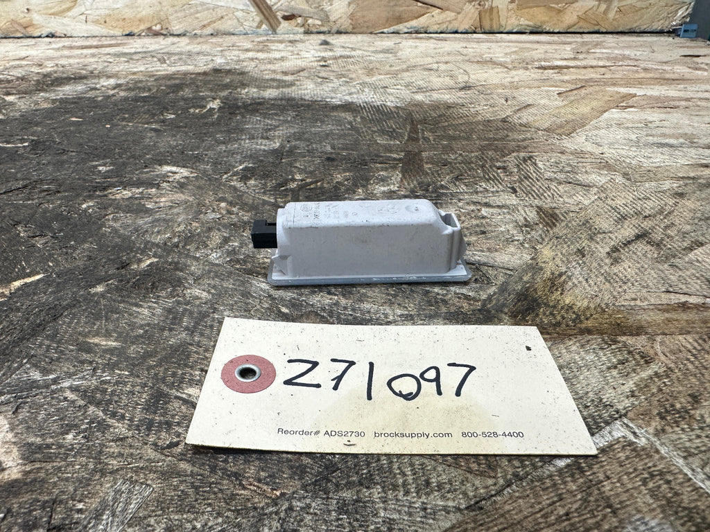 BMW 02-19 INTERIOR FOOTWELL DOOR COURTESY LIGHT LIGHT OEM 6972605