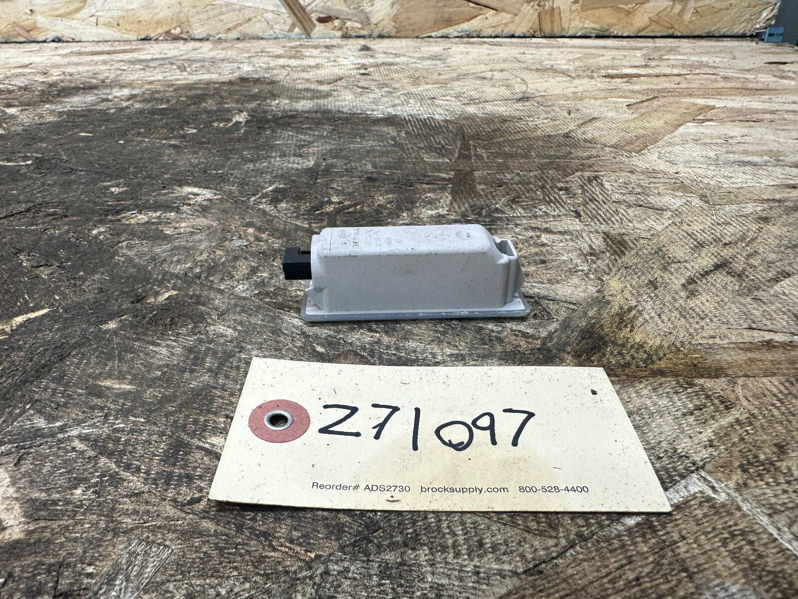 BMW 02-19 INTERIOR FOOTWELL DOOR COURTESY LIGHT LIGHT OEM 6972605