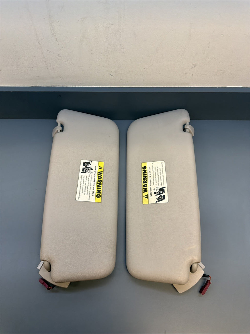Share BMW E60 E92 E93 Sun Visor Set OEM – Driver & Passenger 6905983