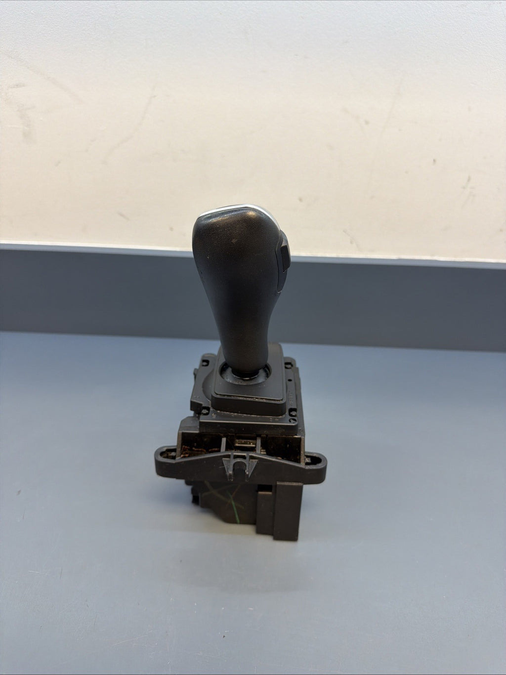 BMW F10 550i 528i 535i 2015 AUTOMATIC GEAR SHIFTER SELECTOR GEARSHIFT 9296904