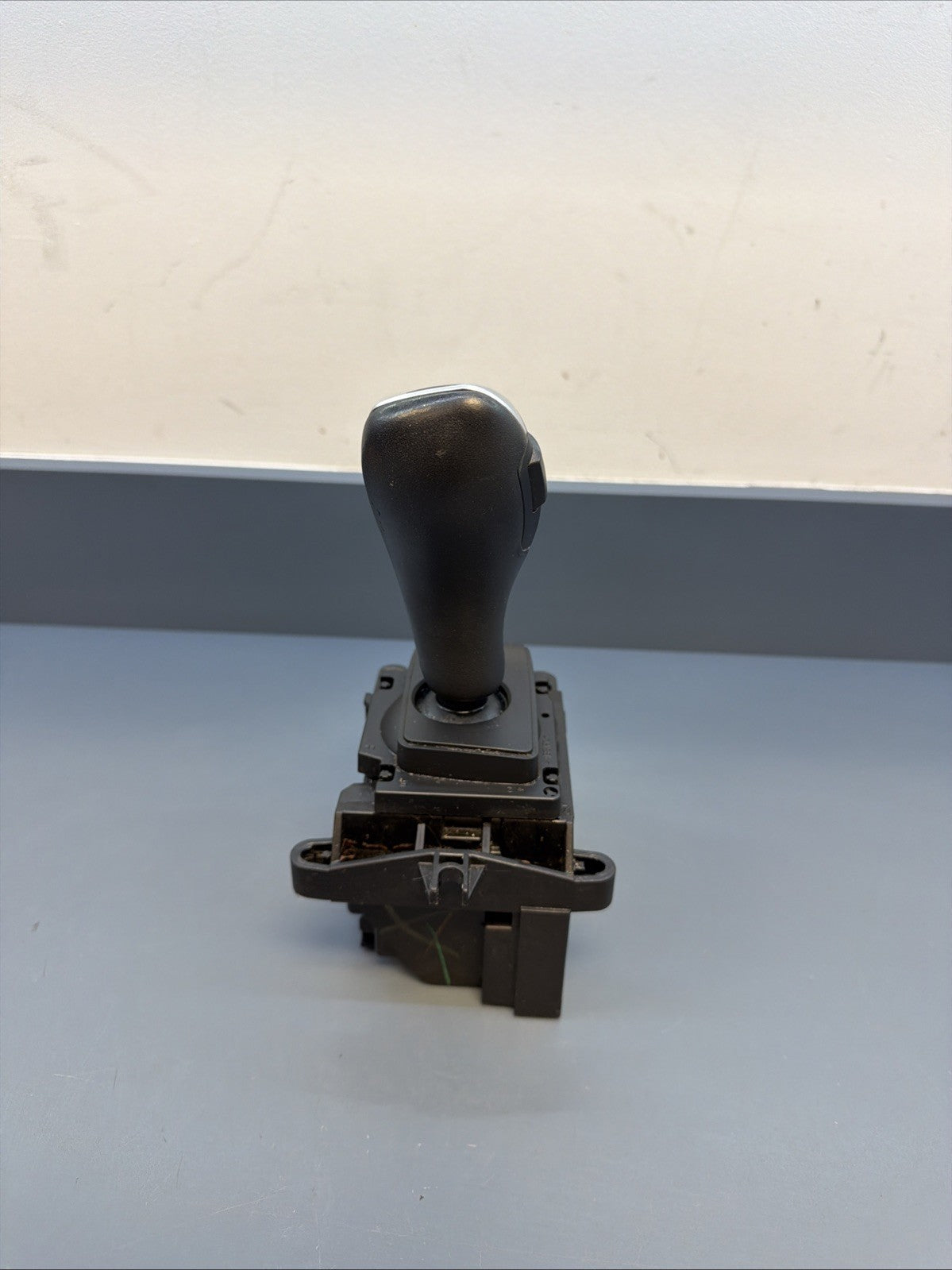 BMW F10 550i 528i 535i 2015 AUTOMATIC GEAR SHIFTER SELECTOR GEARSHIFT 9296904