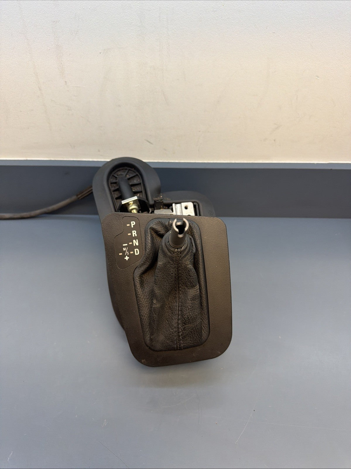 BMW 98-06 E46 3 SERIES STEPTRONIC AUTOMATIC TRANS GEAR SHIFTER/SELECTOR 7515261