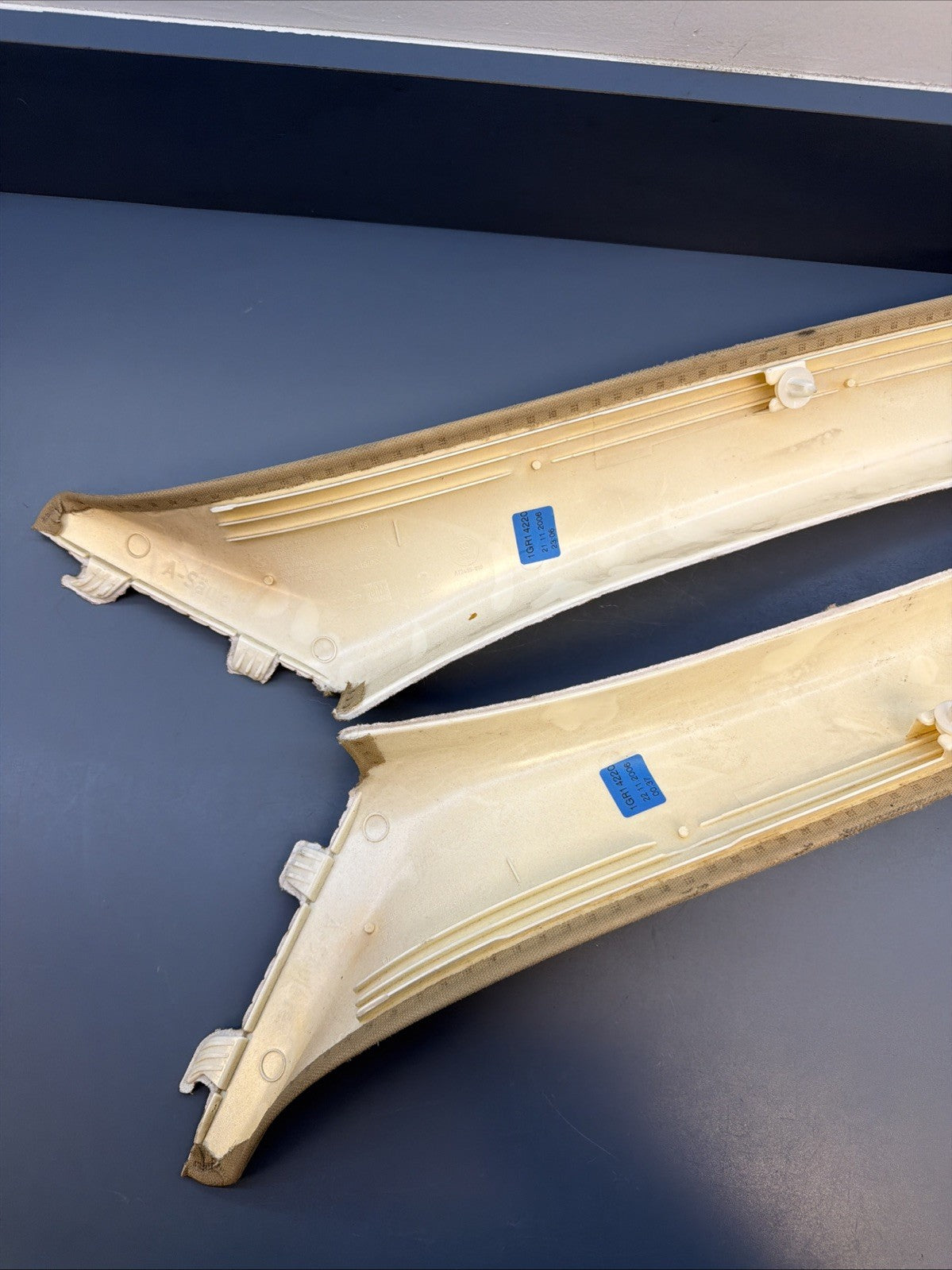 08 BMW E90 335xi Series 4dr Front Left & Right A Pillar Cloth Trim Cover 7058331